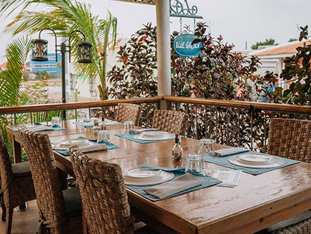 blue-garden-bonaire-restaurant-ft-image